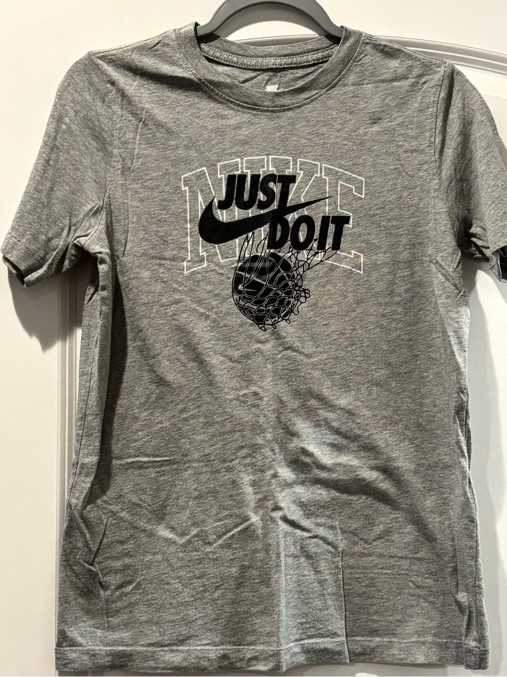 Nike Gray Short‑Sleeve 'Just Do It' Basketball Graphic Tee